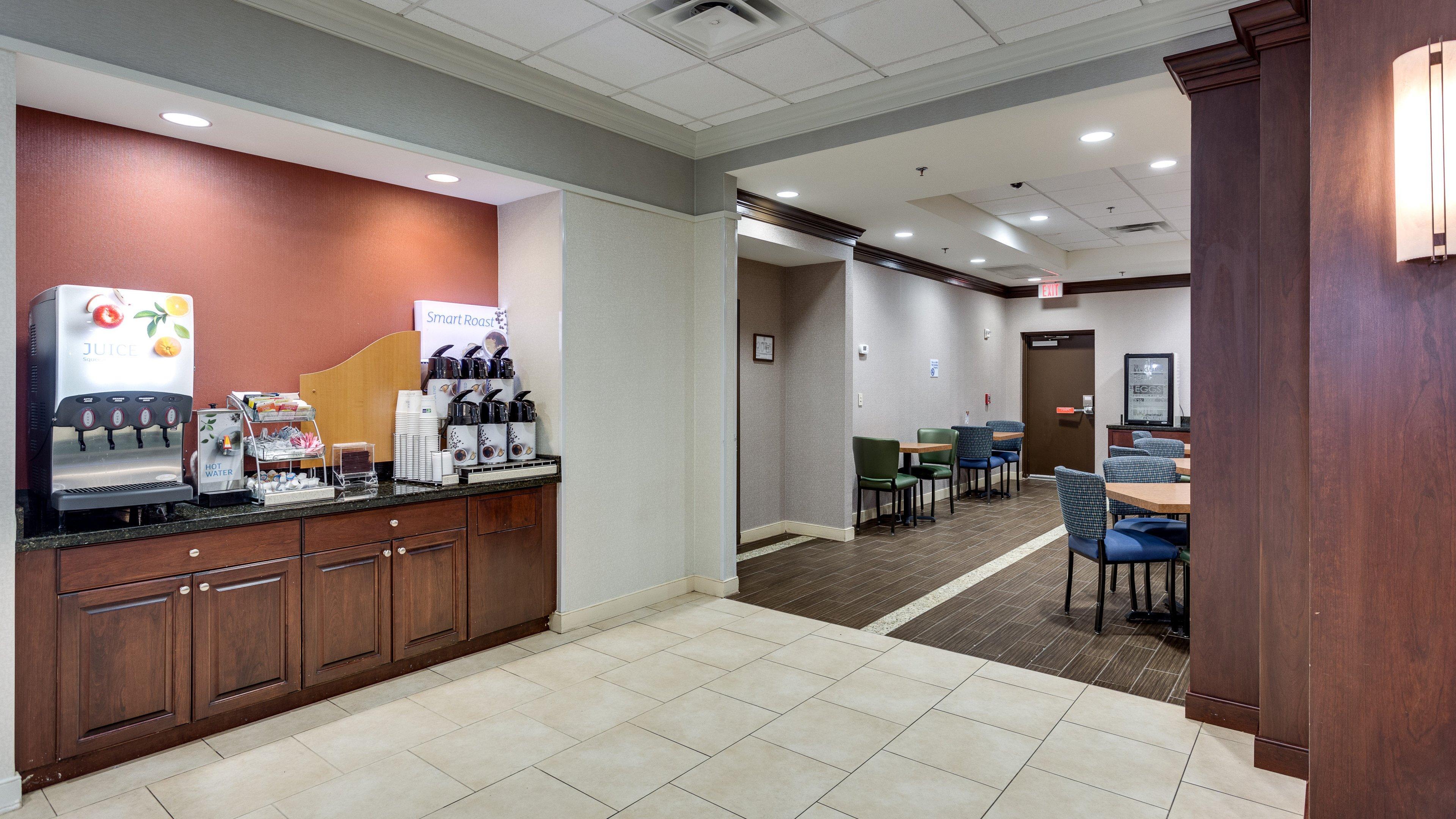 Holiday Inn Express Washington Dc Sw - Springfield By Ihg Экстерьер фото