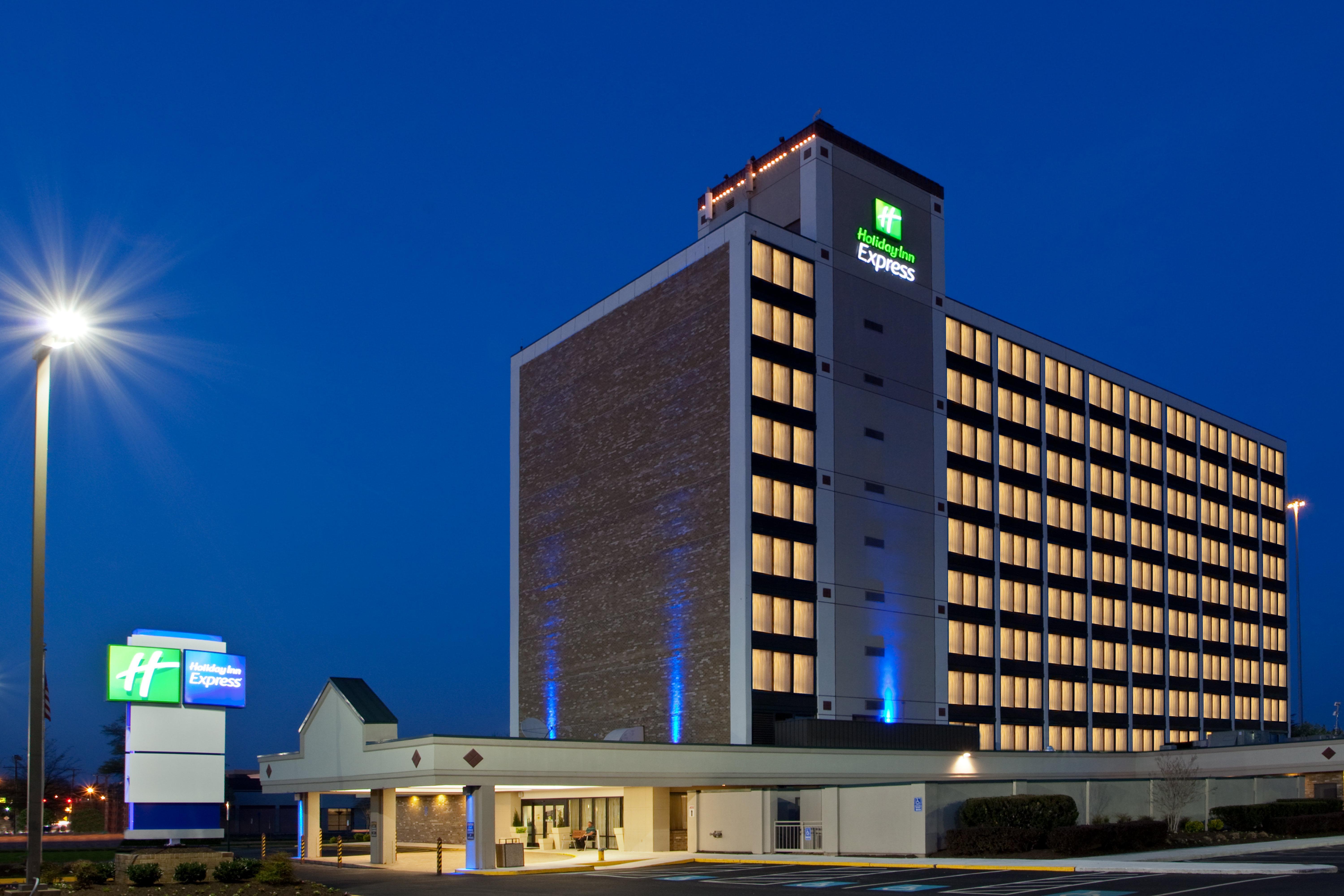 Holiday Inn Express Washington Dc Sw - Springfield By Ihg Экстерьер фото