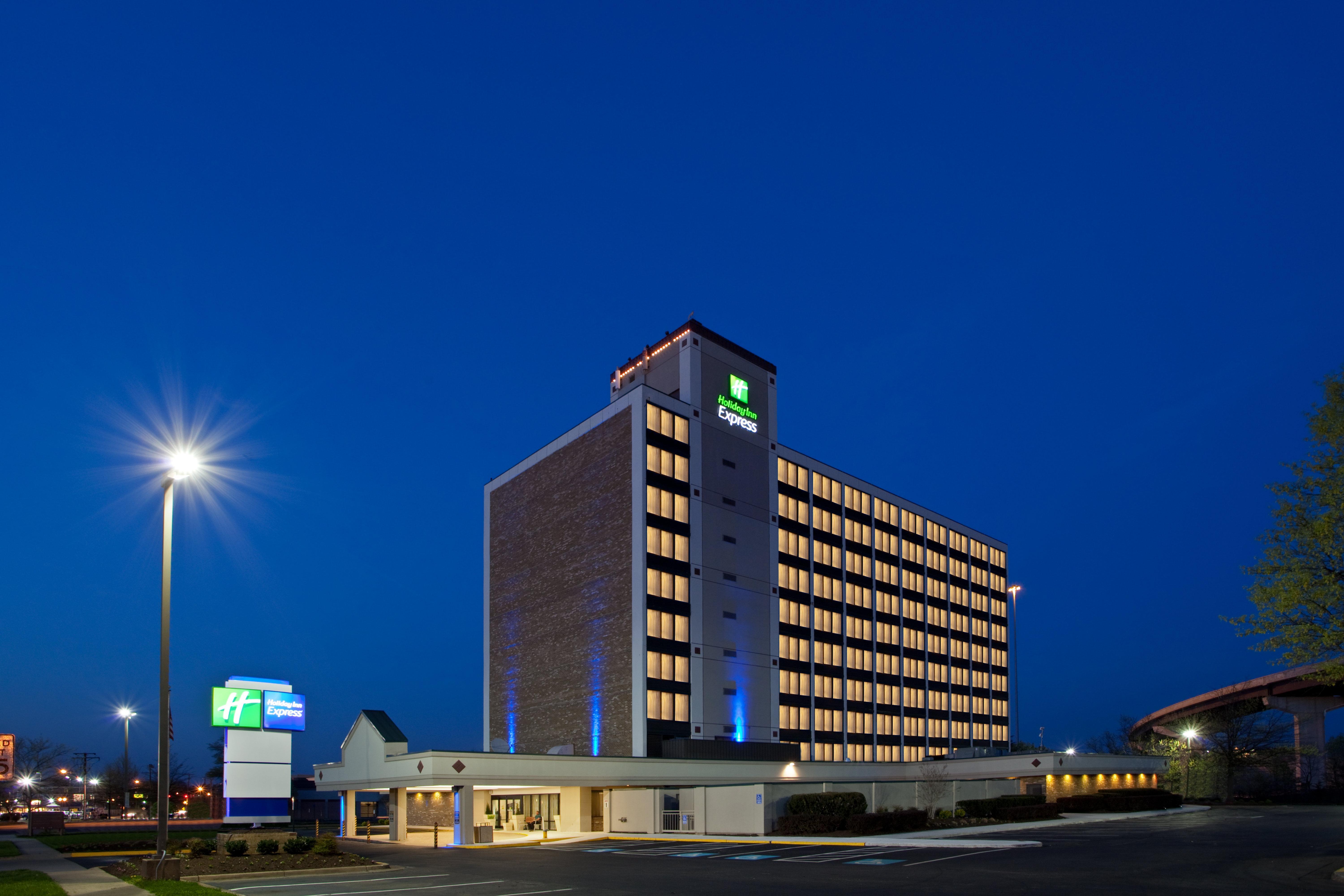 Holiday Inn Express Washington Dc Sw - Springfield By Ihg Экстерьер фото
