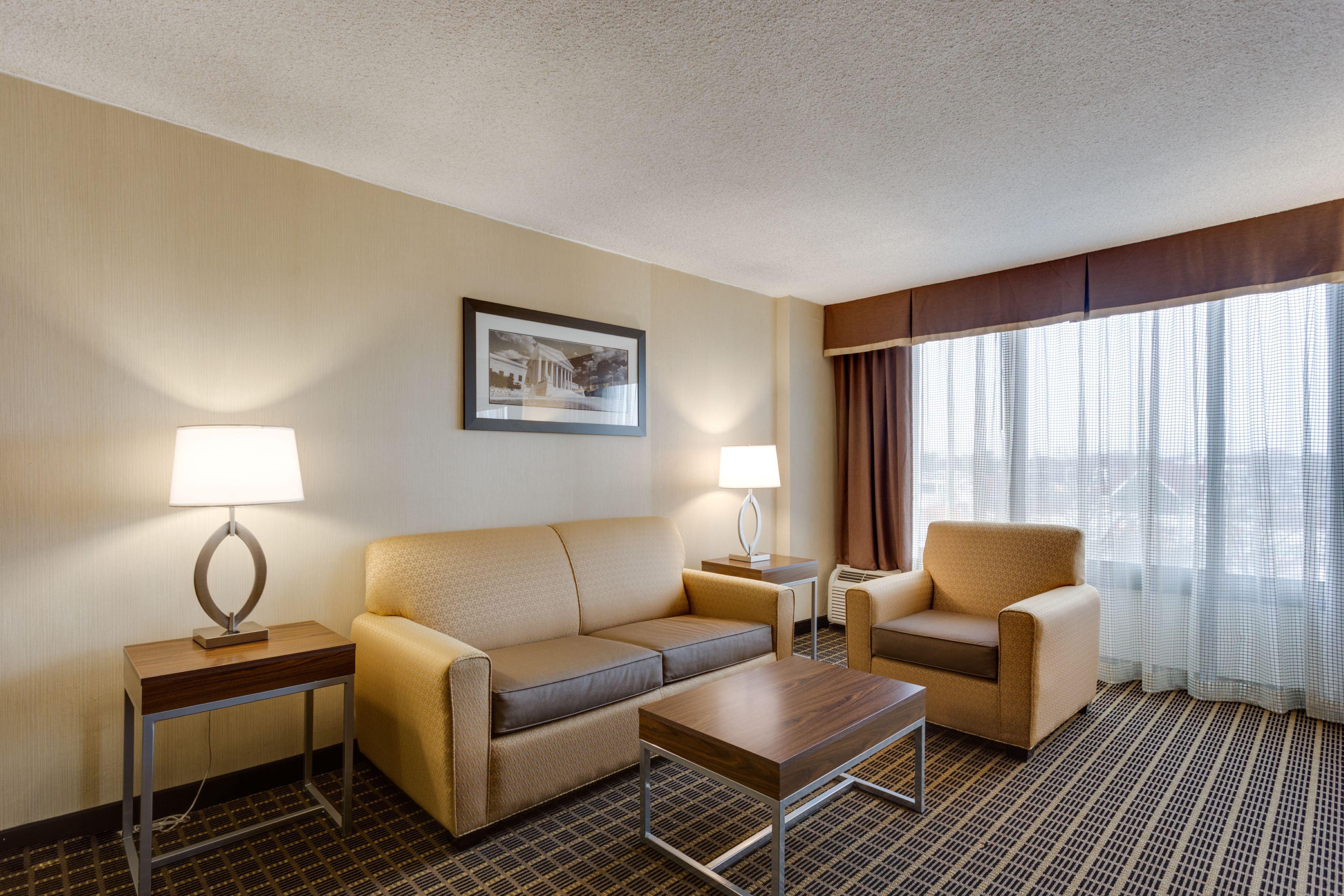 Holiday Inn Express Washington Dc Sw - Springfield By Ihg Экстерьер фото
